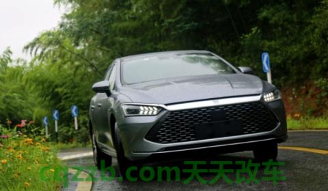 揭秘：比亚迪秦是油电混合吗(比亚迪秦的底盘转向系统是什么)  第2张