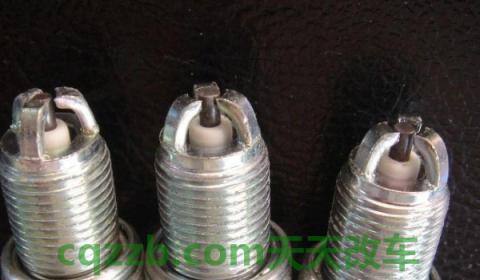 火花塞多久换一次合适(车辆火花塞需要全更换吗)  第3张