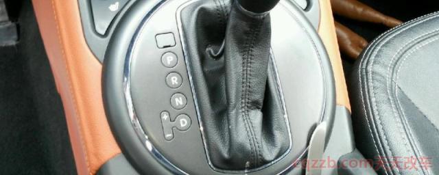 挂档旁边字母灯突然不亮(变速箱需要怎样保养)