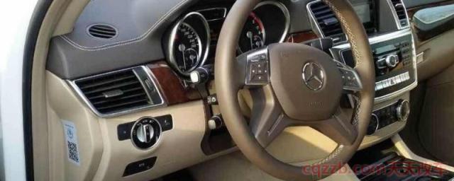 奔驰车内有自带监控吗(奔驰c级的价格)  第1张