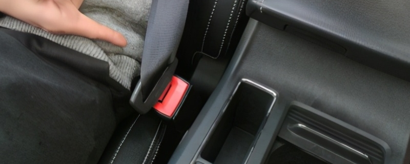 后排必须要系安全带吗(后排不系安全带的处罚方式)