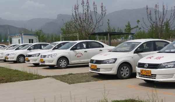 驾校周末上班吗(驾校报名需要携带什么证件)  第3张