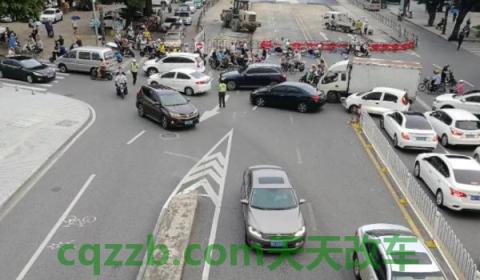 右侧辅道左转算违章吗(左转辅道可以直行吗)  第3张