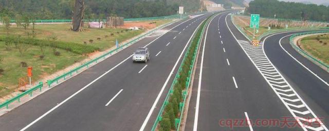 第一次跑高速有什么注意的吗 控制好车辆的速度(上高速的注意事项)  第1张