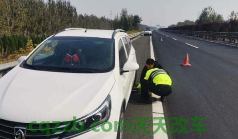 高速上不小心压到应急车道线(应急车道的作用)  第2张