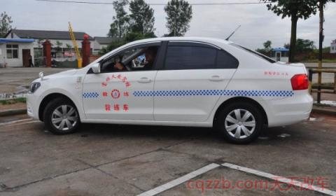 直角弯看什么点打方向(直角转弯需要注意什么) 第2张