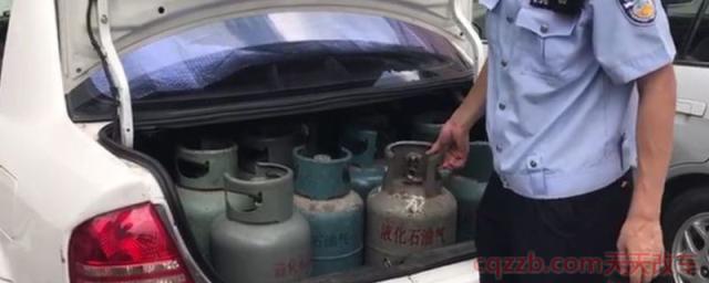 煤气罐可以放在轿车后备箱么(后备箱中必须要放置的东西)