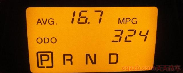 汽车仪表盘上的AVG多少合适(如何计算车辆百公里耗油)