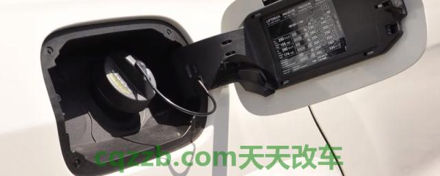 解惑：奔驰glc260油箱多少升(奔驰glc260油箱漏油了还能行驶吗)