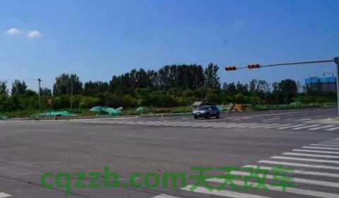 红绿灯交规(如何正确通过红绿灯路口)  第2张