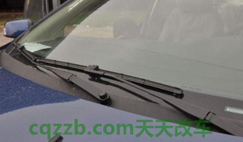 前挡风玻璃雨刷划痕怎么处理(车辆雨刷器的种类) 第2张