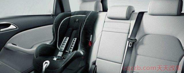 安全座椅安装在哪个位置最安全(什么是安全座椅)  第1张