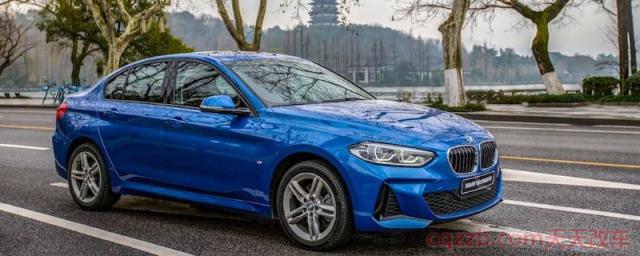 宝马系1车身多长(宝马1系使用的是什么发动机)  第1张