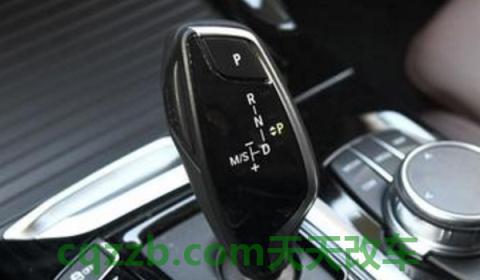 自动挡没电了怎么推起来(车辆电瓶更换时要注意什么)  第3张