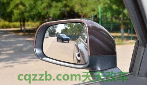 电动后视镜折叠一个快一个慢(车辆后视镜的加热功能如何使用)  第3张