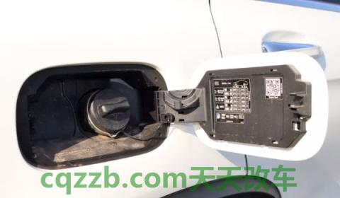 解惑：奔驰glc260油箱多少升(奔驰glc260油箱漏油了还能行驶吗)  第2张