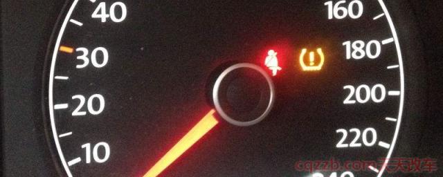 时速表上有个感叹号小黄灯亮了(仪表盘上出现故障灯应该怎么办)  第1张