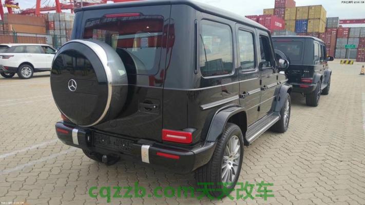 关于汽车：奔驰e有哪些型号最低价 奔驰G 350车型的国内实车谍照