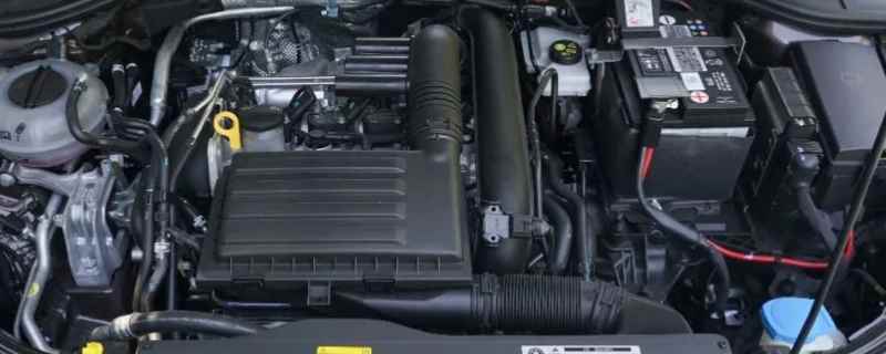 车子踩油门速度提不起来转速上去了(机动车辆多久保养一次)