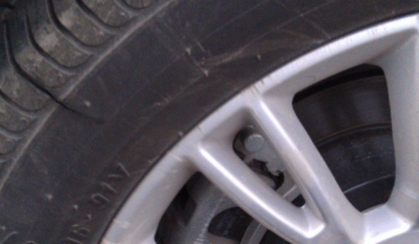 换4个新轮胎要做四轮定位吗(车辆更换轮胎的时间)  第2张