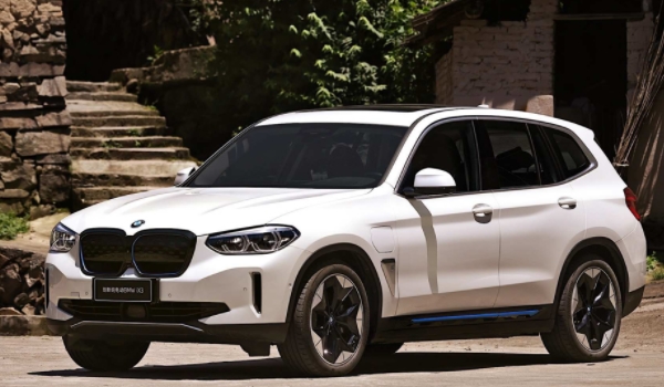 华晨宝马被哪个公司收了(华晨宝马X3的车身尺寸数据是什么)  第2张