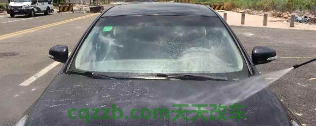 可以单用清水洗车吗(汽车怎么清洗)  第1张