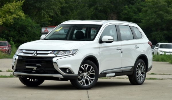 三菱小钢炮是哪款车(三菱欧蓝德的车身尺寸数据是什么)  第2张