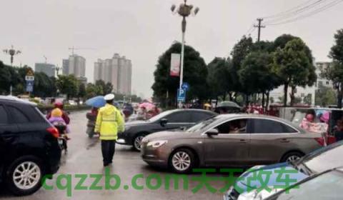 下大雨车子会进水吗(下雨时机动车辆停放的注意)  第3张