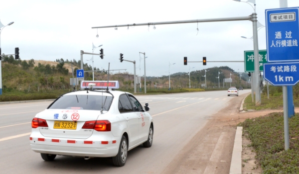科三换挡离合器是慢慢松还是快速松啊(科目三考试有时间限制吗)  第2张