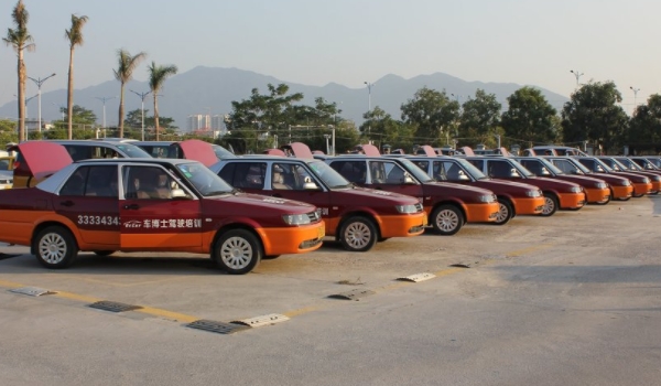 驾校车是什么牌子(考试期间可以换驾校吗)  第3张