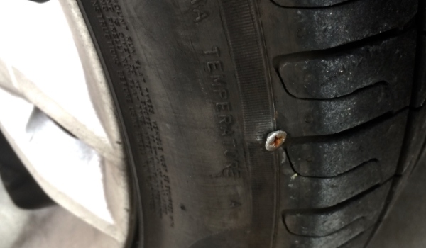 车轮胎被水泡了一半有没有事(如何保证车辆轮胎的使用安全性) 第3张