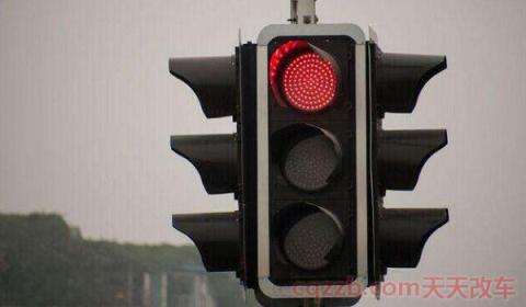 黄灯亮了以后我才过去(关于闯红灯的判定) 第2张