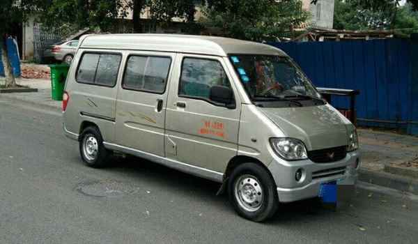 五菱之光发动机进气口在哪里(五菱之光的车身尺寸数据是什么)  第2张