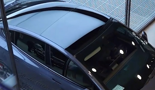 贴膜后暴晒一天能开窗了吗(机动车辆玻璃贴膜需要办理备案登记手续吗)  第3张