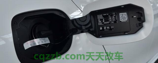 科普一下：奔驰c260l油箱多少升(奔驰C260L油箱需要定期更换吗)
