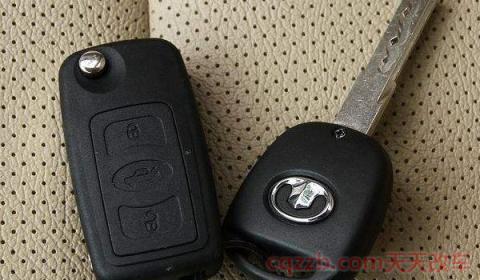 车钥匙锁车里了怎么办教你一招(车辆的备用钥匙需要放在哪里) 第2张