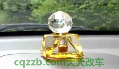 香水能放车里吗(车内放置香水需要注意什么)  第2张