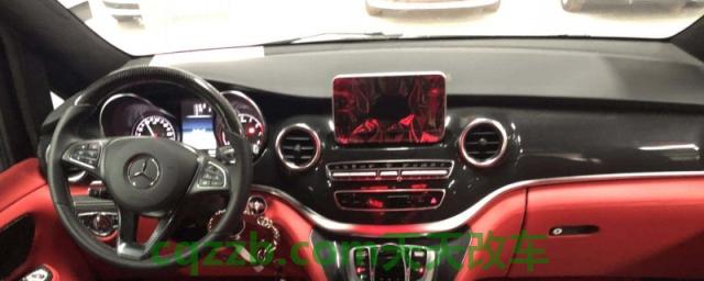 奔驰仪表盘红色车形状(奔驰仪表盘有哪些特点)