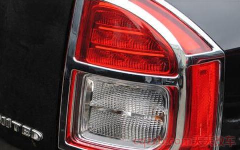 汽车尾灯罩破了怎么办(汽车灯罩更换价格) 第2张