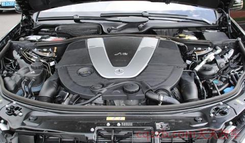 车子过坑洼格叽格叽响(车辆异响如何检查)  第3张