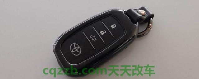 荣放遥控钥匙隐藏功能(荣放车型遥控钥匙有几个按键)