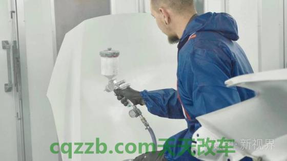 汽车问答：汽车油漆面上胶印怎么样去 汽车油漆工怎么样  第2张