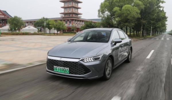 比亚迪哪个国家产的(比亚迪宋plus新能源的车身尺寸数据是什么)  第3张