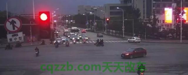 红灯一变立即抓拍吗(违章违法行为如何处理)