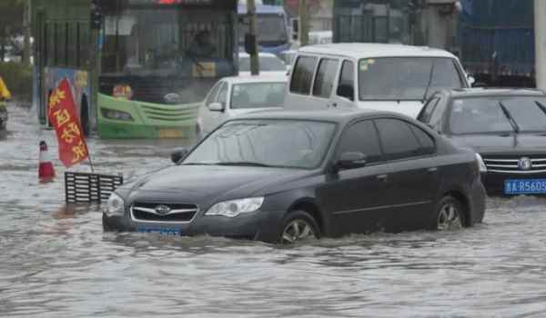 车底盘泡水了有事吗(如何判定机动车辆涉水)  第2张