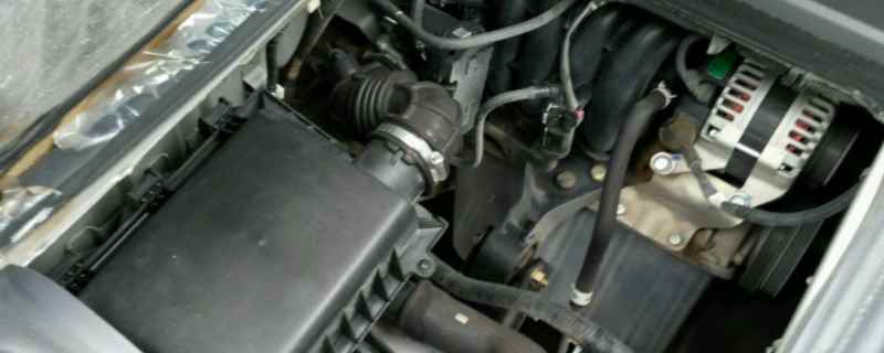 五菱之光发动机进气口在哪里(五菱之光的车身尺寸数据是什么)