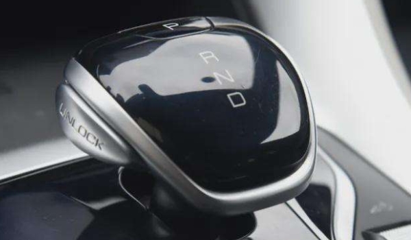 讲一讲：长时间不熄火停车挂p还是n档(自动挡车辆的优势在哪里)  第3张