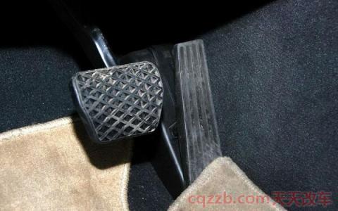 手动挡三个踏板分别是(手动挡车型踏板正确操作) 第3张