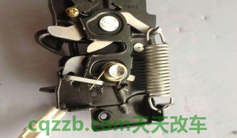 发动机盖打开不往上弹(前机机盖可以更换吗)  第3张