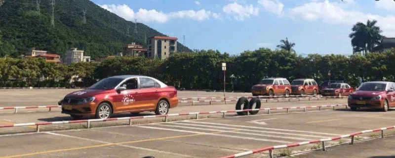 练车一般一天练几小时(练车需要携带什么证件)  第1张